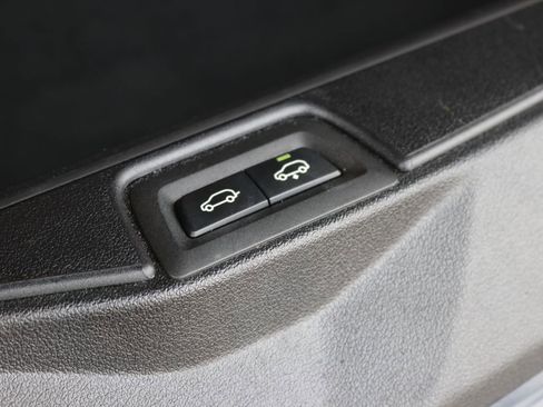Used 2023 BMW X7 xDrive40i w/ M Sport Package AWD/4WD image 34