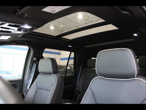 Used 2026 Chevrolet Tahoe Premier w/ Sun And Tow Package AWD/4WD image 14