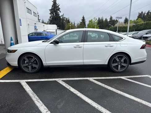 Used 2024 Honda Accord Sport image 3