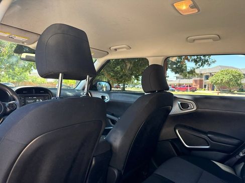 Used 2021 Kia Soul LX FWD image 28