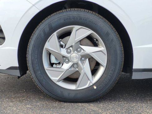 New 2025 Hyundai Sonata SE FWD image 11