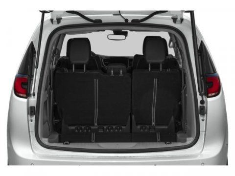 Used 2024 Chrysler Pacifica Touring-L FWD image 14