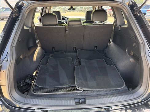 Certified 2023 Volkswagen Tiguan SE R-Line AWD/4WD image 28
