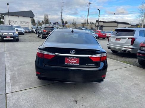 Used 2013 Lexus ES 300h w/ Luxury Pkg image 6