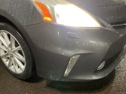 Used 2014 Toyota Prius V Five image 11