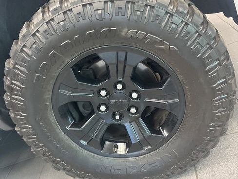 Used 2018 GMC Sierra 1500 SLT w/ All Terrain X Package image 11