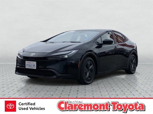 Certified 2025 Toyota Prius LE image 1