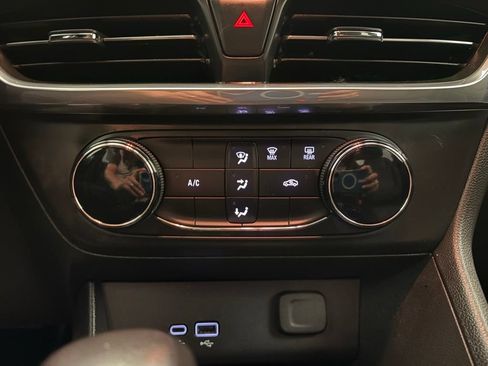 Used 2024 Buick Encore GX Preferred FWD image 9