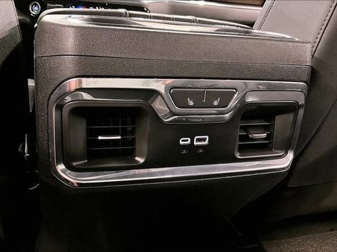 Used 2024 Chevrolet Silverado 2500 High Country w/ High Country Premium Package AWD/4WD image 33