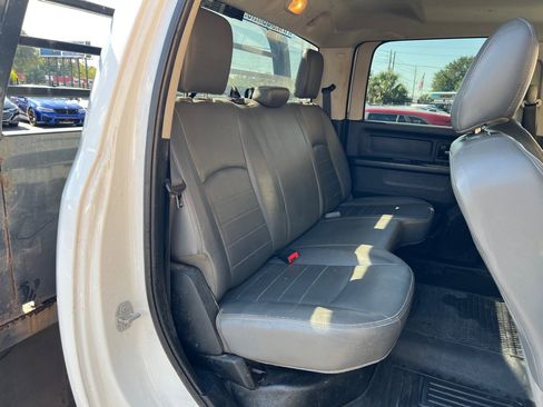 Used 2018 RAM 3500 Tradesman w/ Chrome Appearance Group image 29