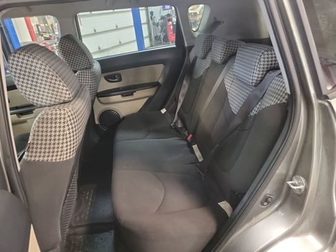 Used 2010 Kia Soul ! image 11
