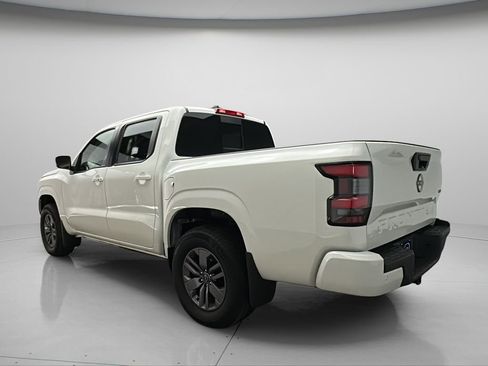Used 2025 Nissan Frontier SV w/ SV Convenience Package AWD/4WD image 4