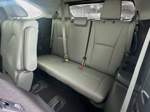 Used 2023 Toyota Highlander XLE FWD image 29