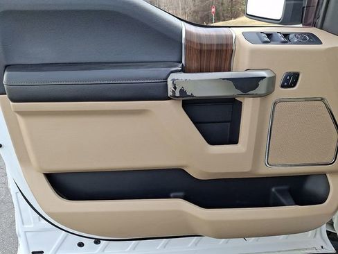 Used 2017 Ford F150 Lariat w/ Equipment Group 502A Luxury image 12