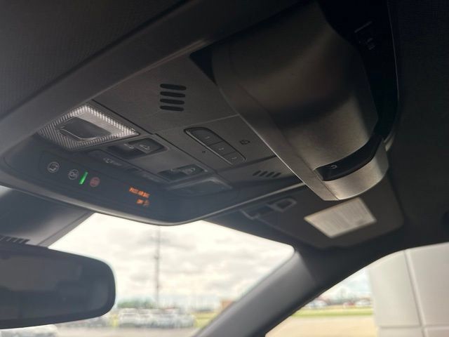 Used 2021 Chevrolet Blazer RS w/ Enhanced Convenience Package FWD image 32