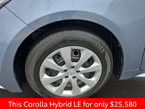 Used 2025 Toyota Corolla LE FWD image 40