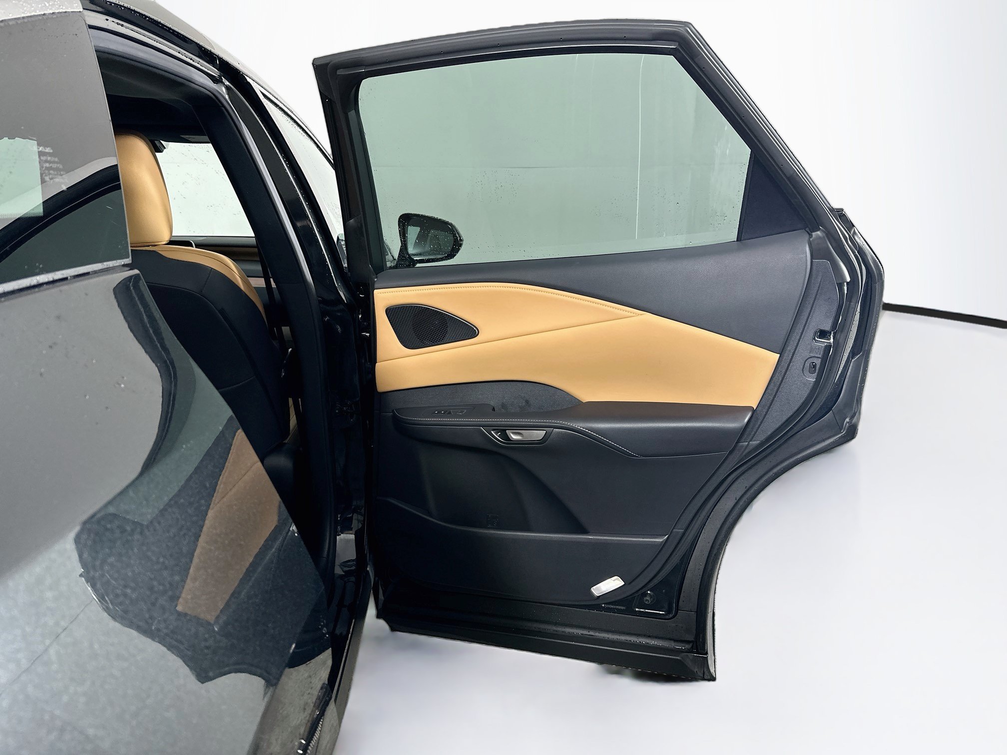 Used 2025 Lexus RX 350 Premium w/ Accessory Package (Z1) FWD image 31