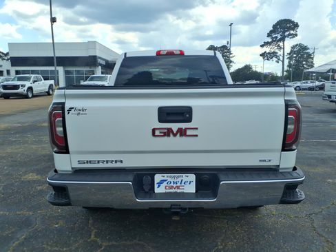 Used 2018 GMC Sierra 1500 SLT w/ SLT Premium Package AWD/4WD image 4