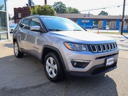 Used 2018 Jeep Compass Latitude w/ Popular Equipment Group AWD/4WD image 7