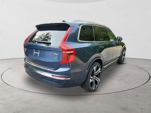 Certified 2024 Volvo XC90 B6 Ultimate w/ Lounge Package AWD/4WD image 5