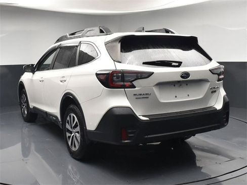 Used 2020 Subaru Outback Premium image 6