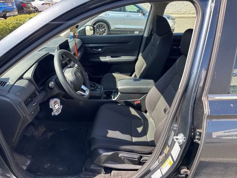 Used 2023 Honda CR-V LX image 6