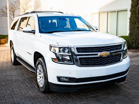 Used 2019 Chevrolet Suburban LT image 5