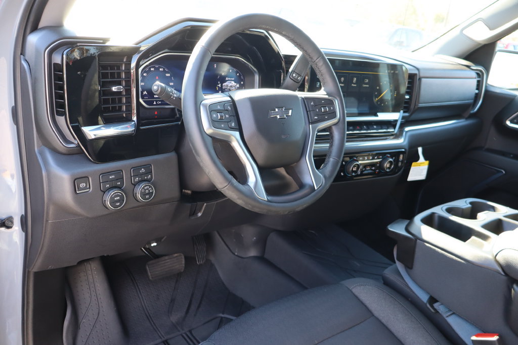 Used 2024 Chevrolet Silverado 1500 RST w/ LPO, Liner Protection Package AWD/4WD image 5