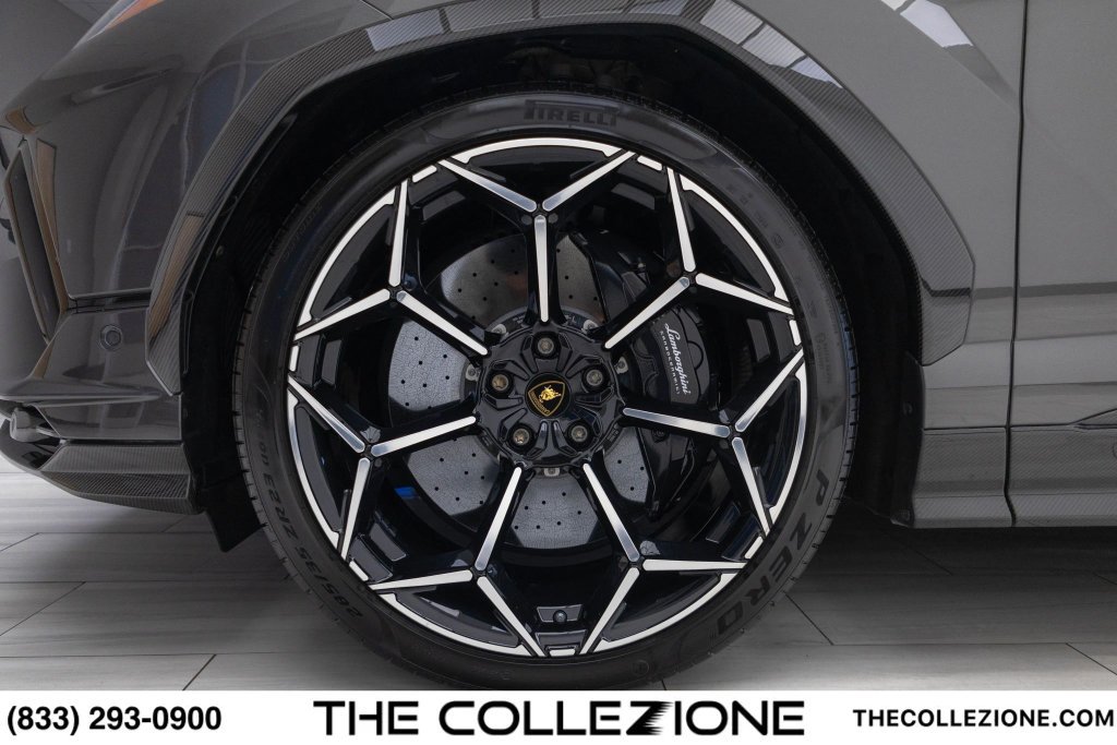 Used 2023 Lamborghini Urus Performante AWD/4WD image 12