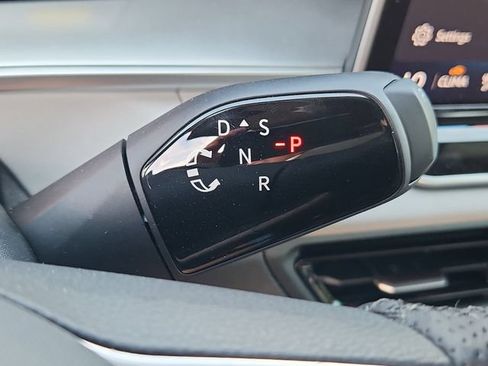 New 2026 Volkswagen Tiguan SE R-Line AWD/4WD image 13