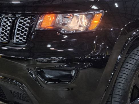 Used 2020 Jeep Grand Cherokee Altitude AWD/4WD image 16