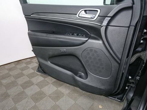 Used 2019 Jeep Grand Cherokee Limited AWD/4WD image 39
