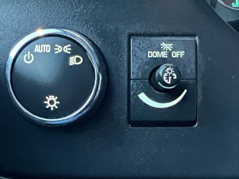 Used 2015 Chevrolet Express 3500 w/ Cold Climate Package image 29