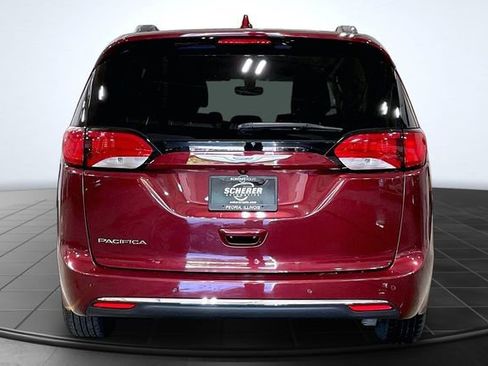 Used 2018 Chrysler Pacifica Touring-L Plus w/ Tire & Wheel Group FWD image 4