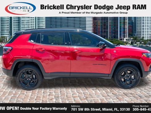 Used 2023 Jeep Compass Trailhawk AWD/4WD image 4