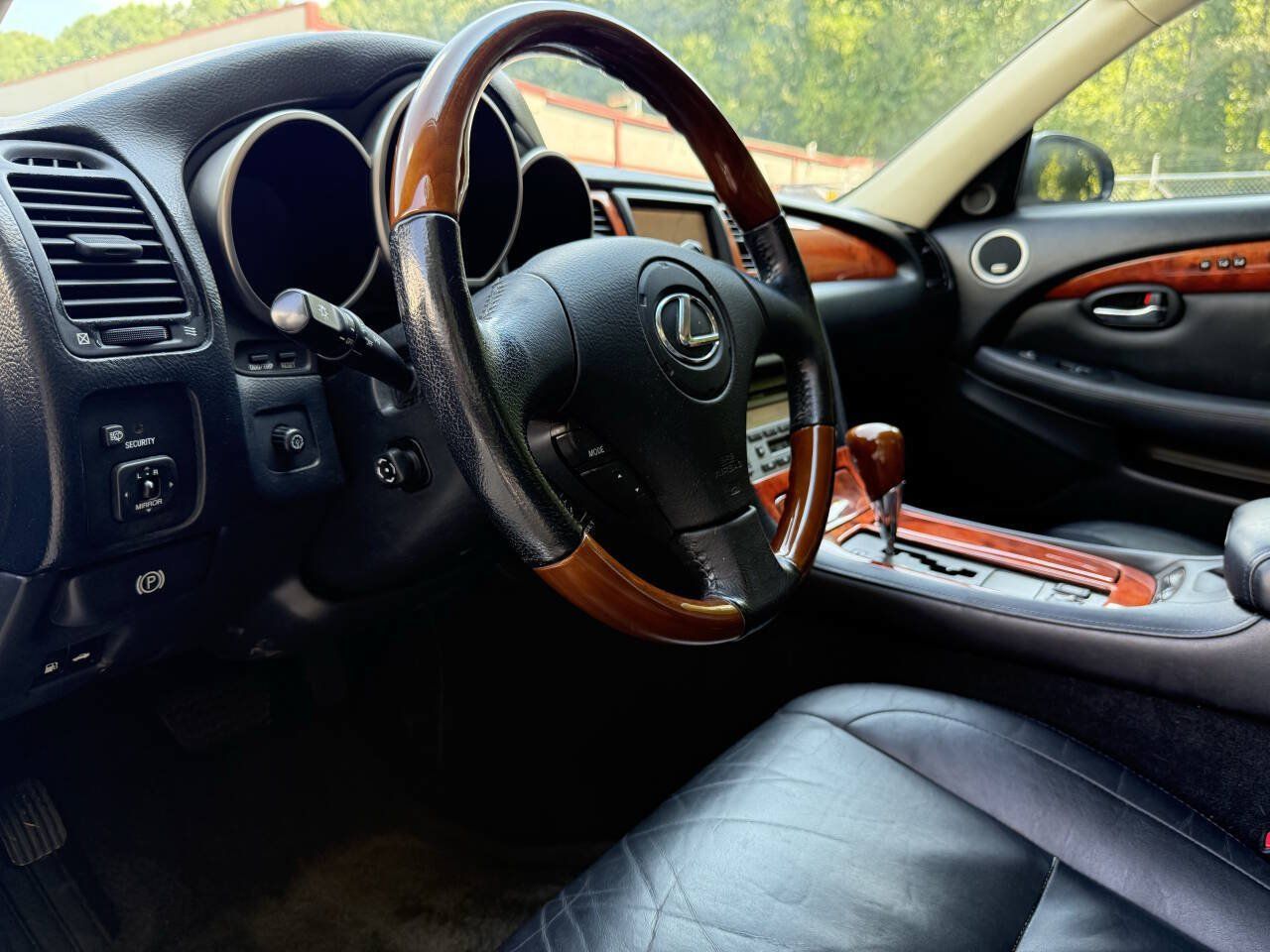 Used 2004 Lexus SC 430 Convertible RWD image 36