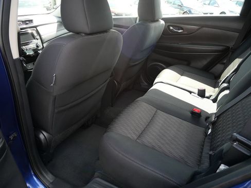 Used 2018 Nissan Rogue S AWD/4WD image 21