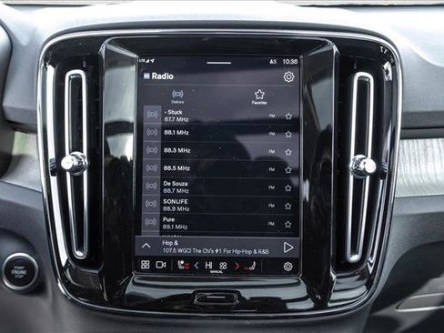 Used 2023 Volvo XC40 B5 Ultimate w/ Protection Package Premier image 16