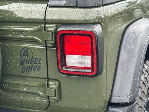 Used 2021 Jeep Wrangler Unlimited Sport image 18