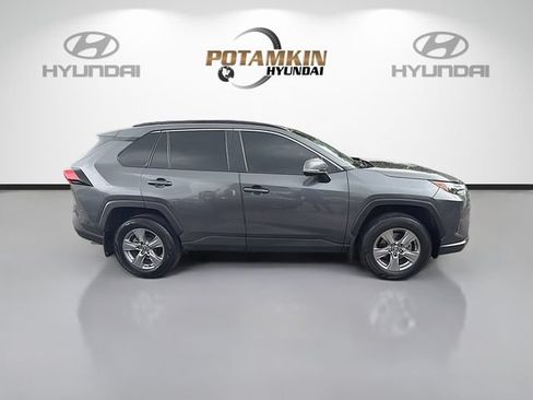 Used 2024 Toyota RAV4 XLE w/ Convenience Package FWD image 4