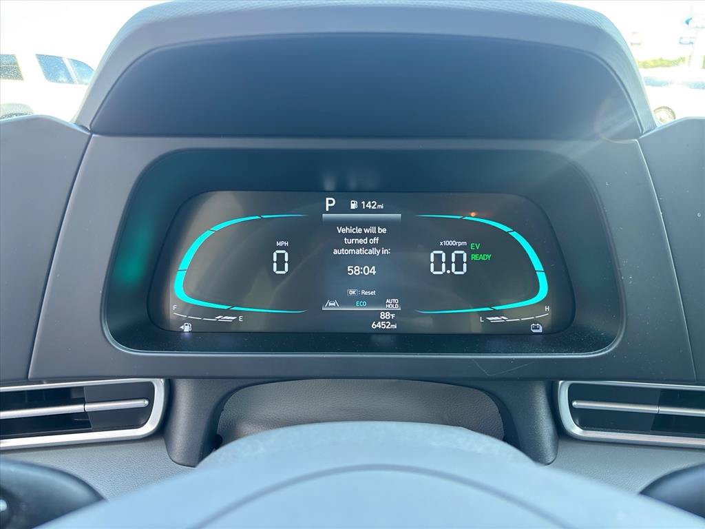 Used 2025 Hyundai Elantra Hybrid FWD image 14