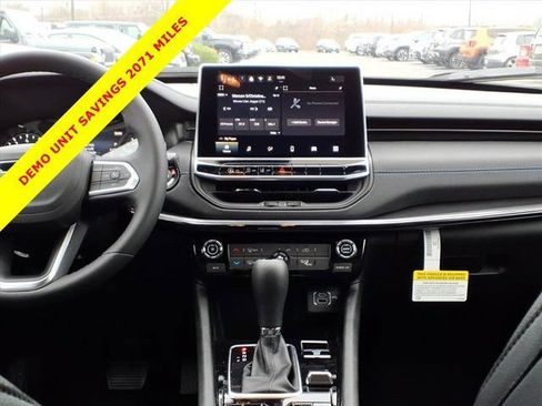 New 2026 Jeep Compass Latitude AWD/4WD image 7