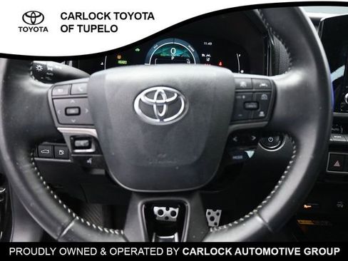 Used 2025 Toyota Camry SE w/ Convenience Package image 18