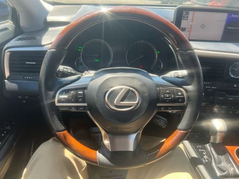 Used 2019 Lexus RX 450hL Premium image 19