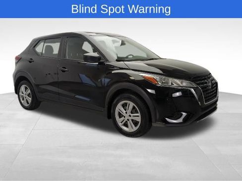 Used 2022 Nissan Kicks S image 9