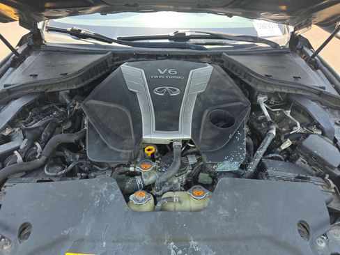 Used 2017 INFINITI Q50 Signature Edition w/ All Weather Package (L93) AWD/4WD image 8