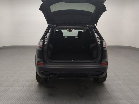 Used 2020 Jeep Cherokee Latitude image 29