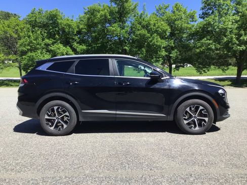 Used 2023 Kia Sportage EX AWD/4WD image 8