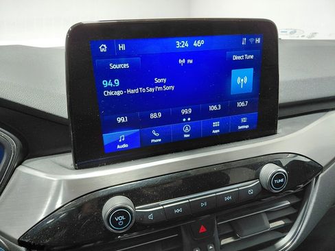 Certified 2022 Ford Escape Titanium image 32