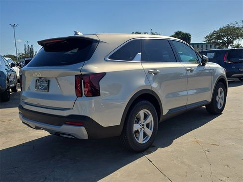 New 2026 Kia Sorento LX image 8